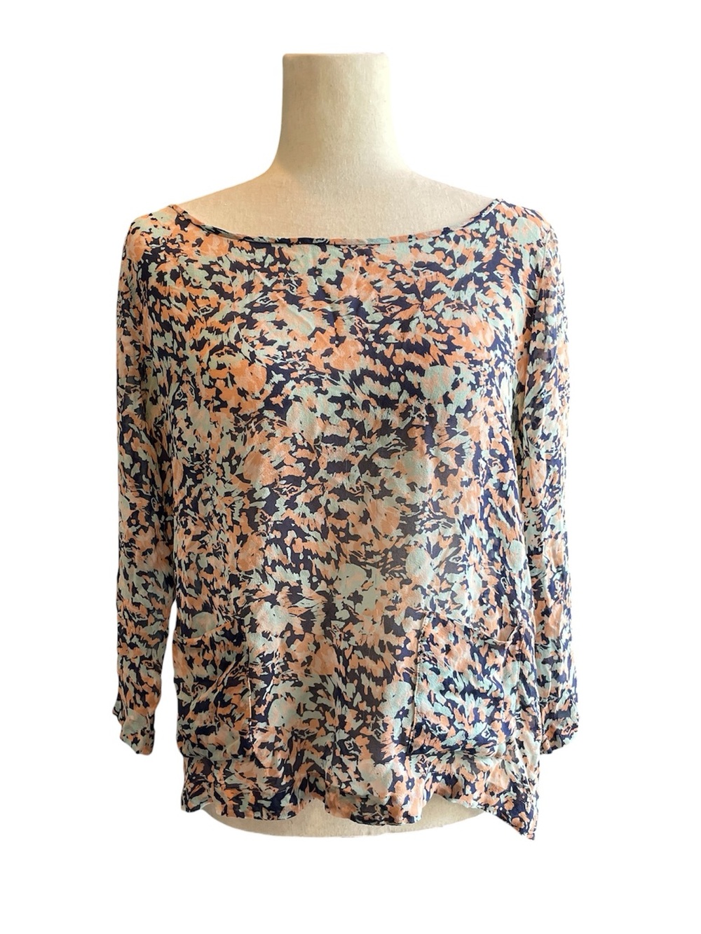 Club Monaco 100% silk Women’s Floral Boatneck Long-Sleeve floral flowy Top S